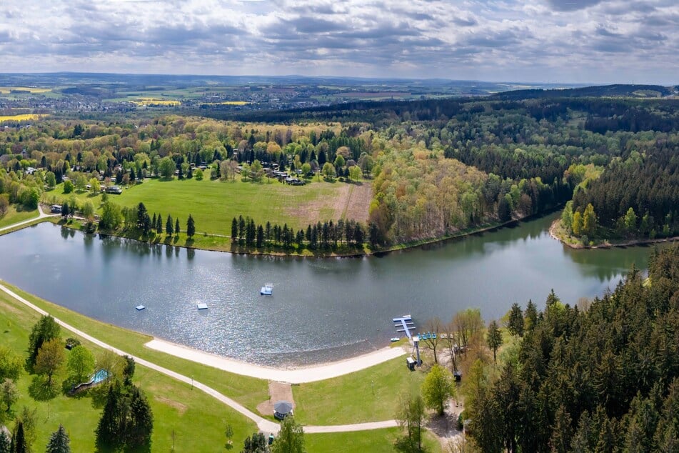 Am Stausee Rabenstein wurde schon am 28. April das Anbaden gefeiert.