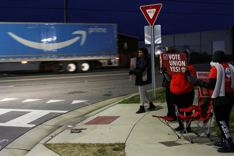Amazon accused of illegally interfering with Alabama union vote