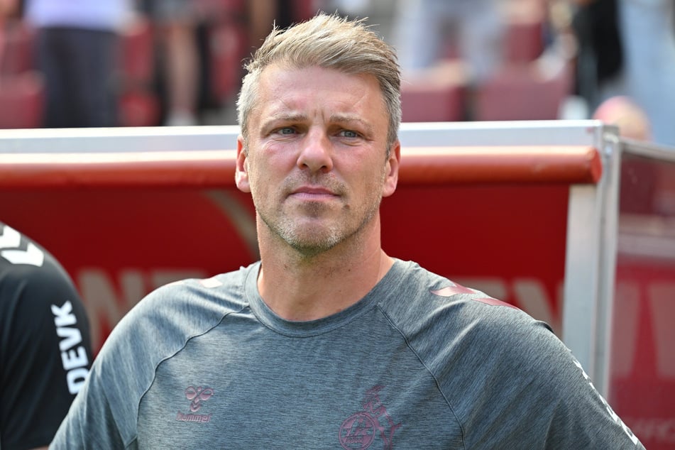 Lukas Kwasniok (44), neuer Trainer des 1. FC Köln, kritisiert eine neue Regelung des Deutschen Fußball-Bundes.