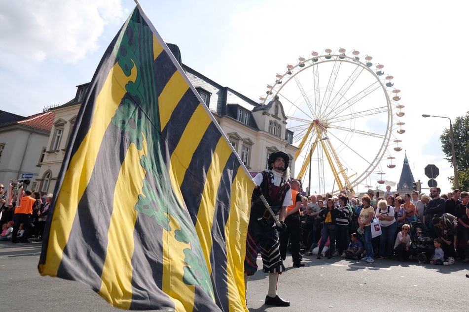 Zuletzt fand der "Tag der Sachsen" 2019 in Riesa statt. Rund 310.000 Gäste waren dabei. In diesem Jahr findet das Volksfest in Aue-Bad Schlema statt.