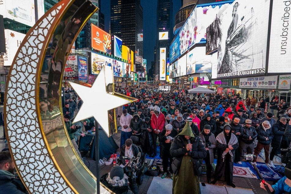 Muslims gather to pray in NYC's Times Square as Ramadan begins