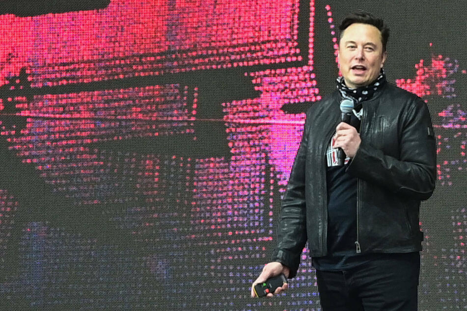 Elon Musk will Produktionsstart im Dezember: Tesla-Genehmigung weiterhin offen