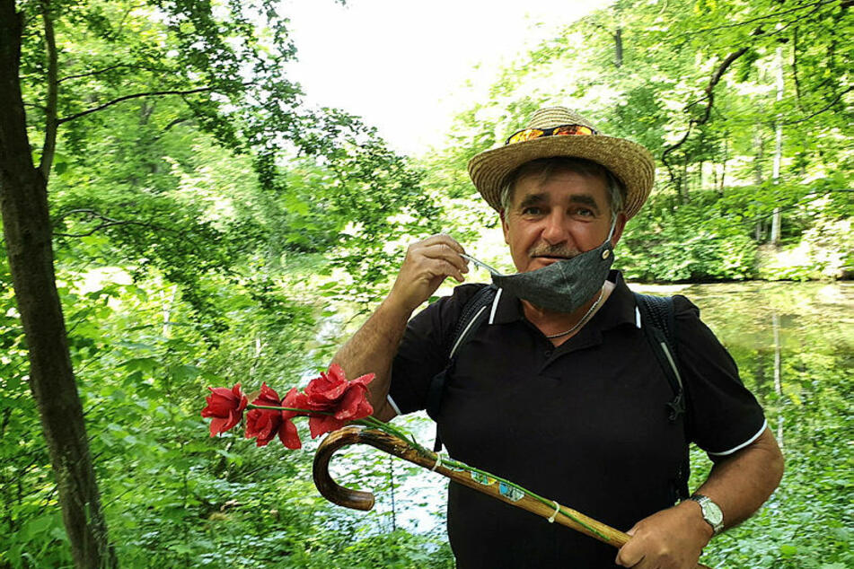 Ganz harte Corona-Helden wandern sicher auch mit Maske - vorgeschrieben ist es hingegen nicht.
