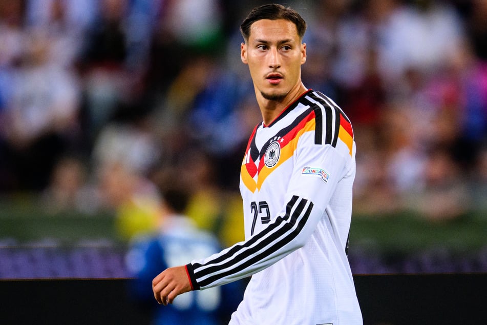 In dieser Saison startet Ebnoutalib richtig durch und wurde auch von Jürgen Klopp in die deutsche Nationalmannschaft berufen.