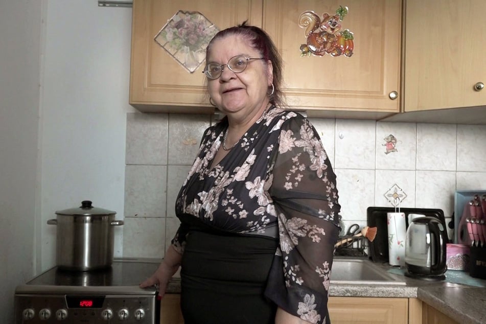 Brigitte (72) hat Angst vor gesundheitlichen Folgen.