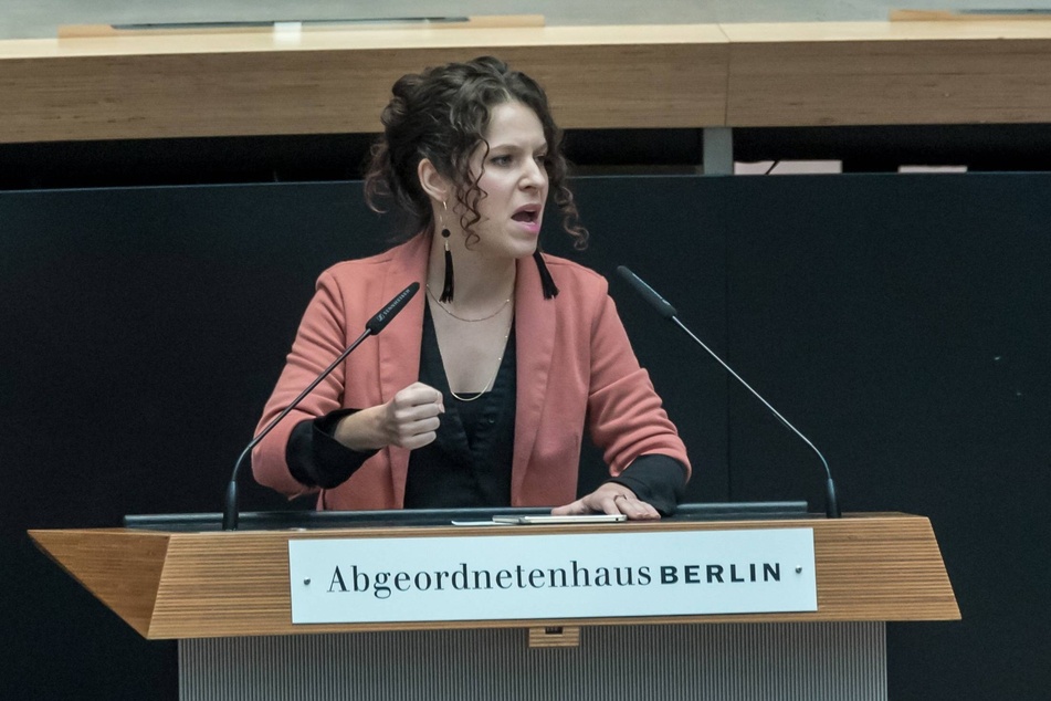 Anne Helm (33) ist nicht nur Politikerin, sondern auch Schauspielerin, Sängerin und Synchronsprecherin (synchronisiert u.a. Amber Heard).