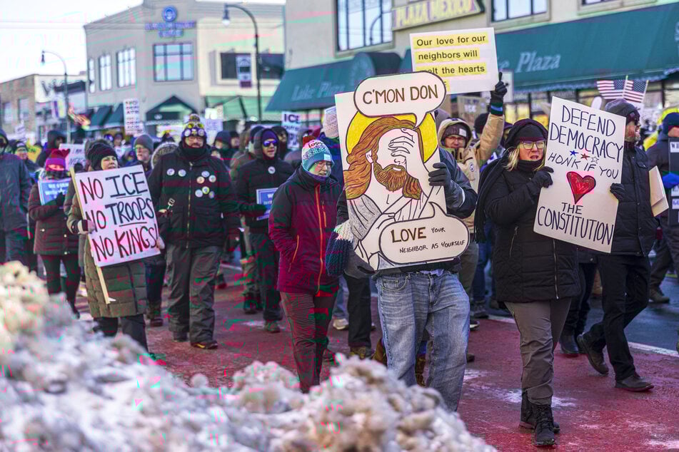 A judge blocked President Donald Trump's attempt to revoke the temporary protected status of Somali migrants in the US.