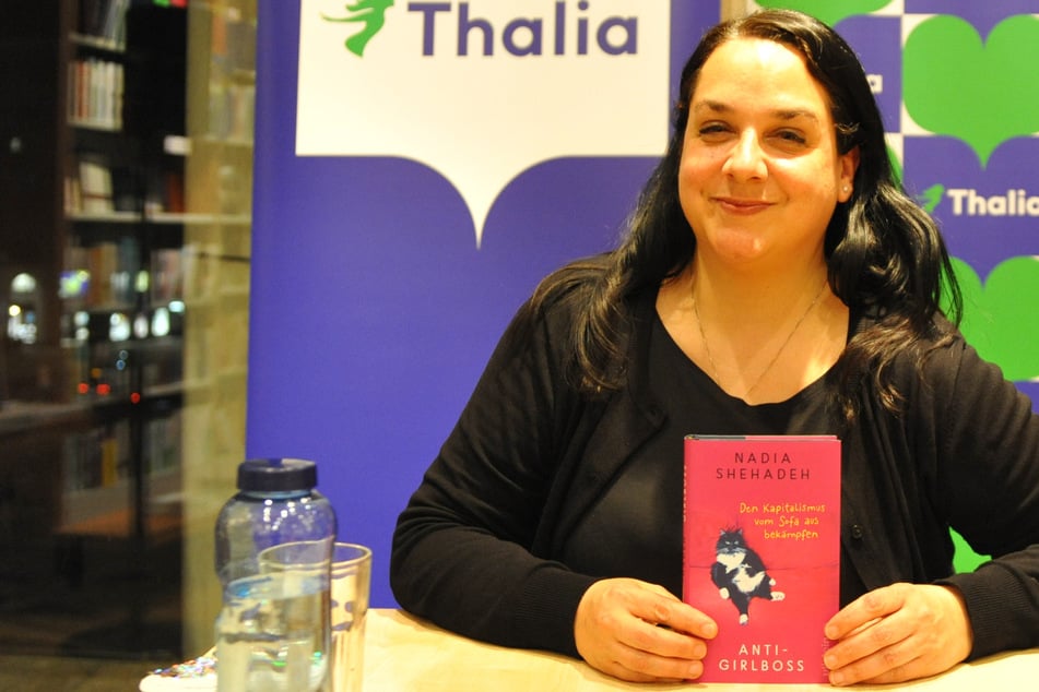 Hamburg: Autorin Nadia Shehadeh rechnet mit Girlbossen ab: Eine feministische Ode ans Faulsein