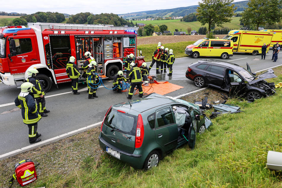 Fünf Verletzte und hoher Sachschaden waren die Folgen des Crashs vom Sonntag auf der S255.