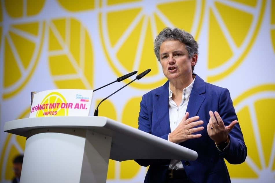 FDP-Landesvorsitzende Lydia Hüskens (61) möchte wieder Spitzenkandidatin ihrer Partei werden. (Archivbild)