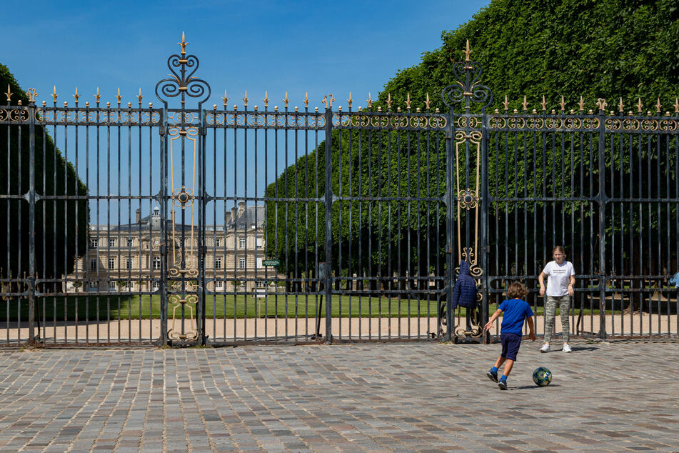 Der beliebte "Jardin du Luxembourg" in Paris darf nach wochenlanger Schließung wieder öffnen.