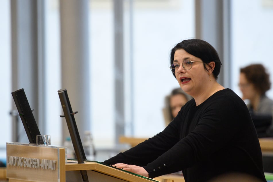 Der Bericht kam als Antwort auf eine Anfrage der Landtagsabgeordneten Henriette Quade (41, fraktionslos) hervor.