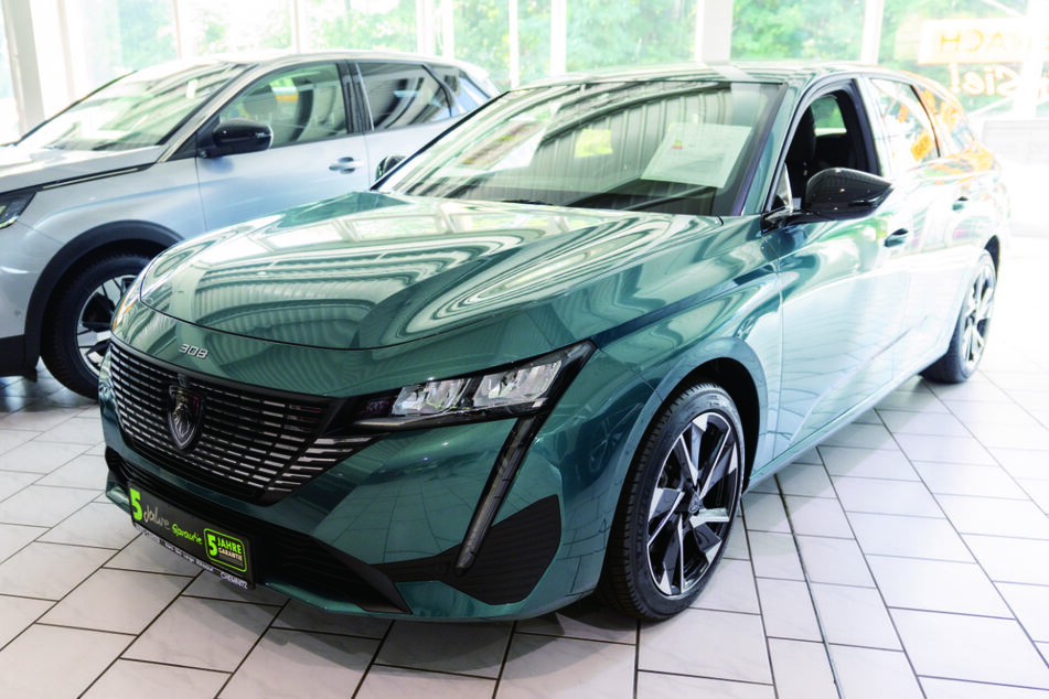 Die Kombiversion SW des beliebten Peugeot 308 begeistert mit viel Platz und super Ausstattung.