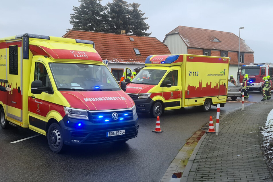 Autounfall in Nordsachsen: Auch Rettungs-Hubschrauber im Einsatz!
