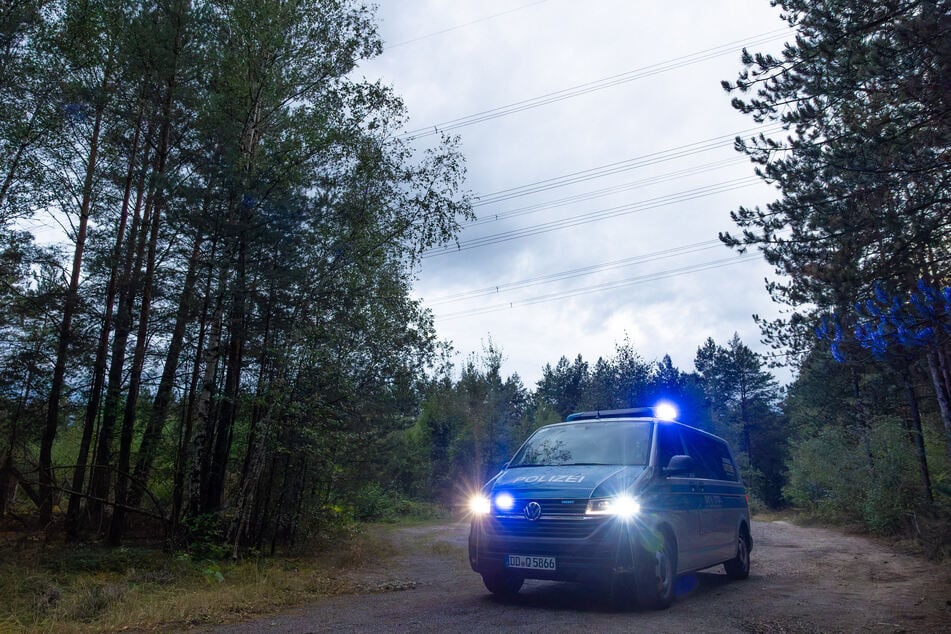 Die Polizei am Freitag beim Einsatz in Ostsachsen.
