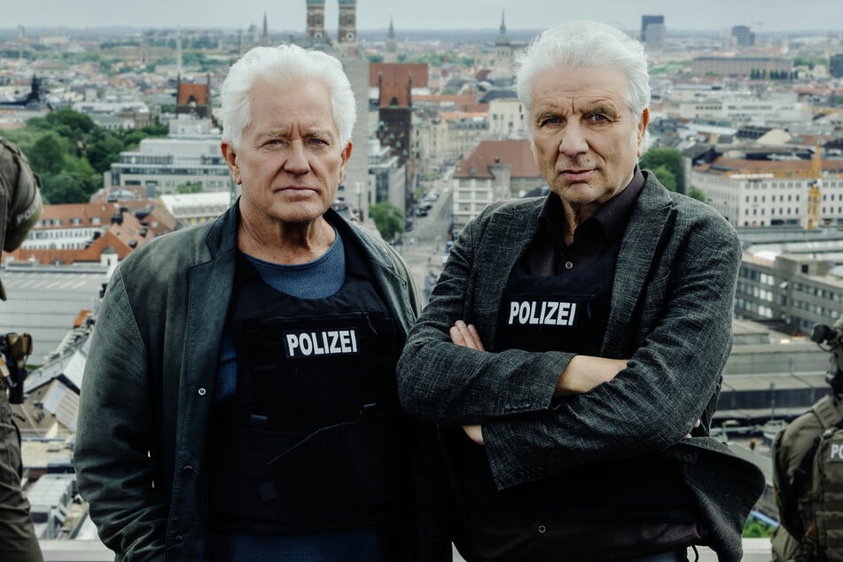 Ivo Batic (Miroslav Nemec, 71, l.) und Franz Leitmayr (Udo Wachtveitl, 67) jagen in München ein Phantom.
