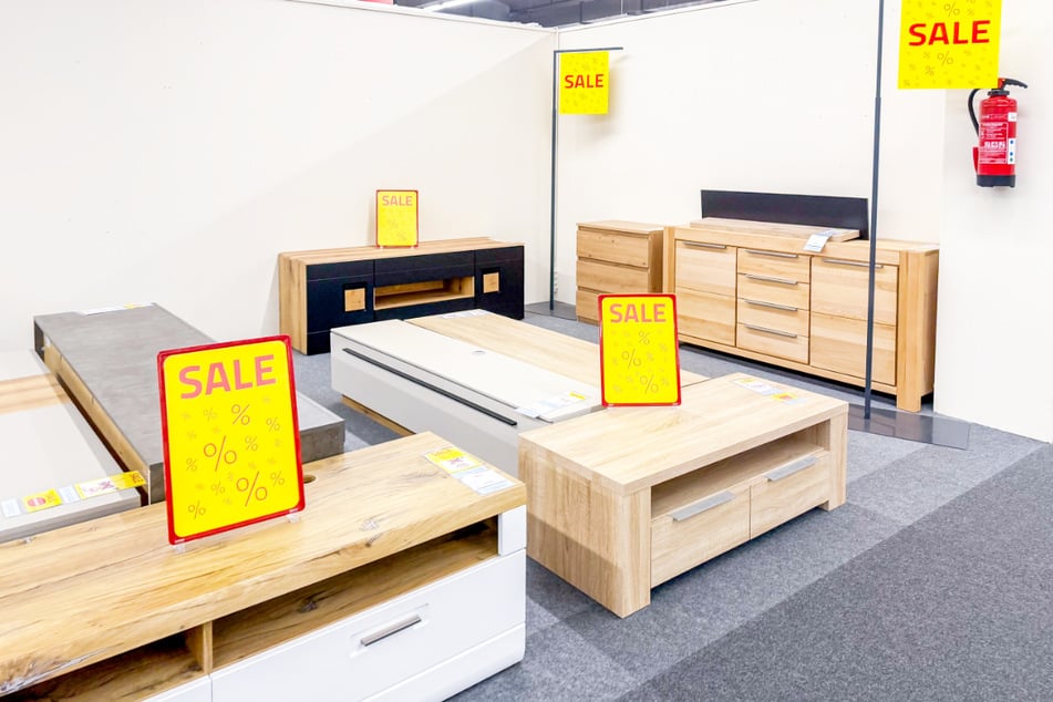 Dieses Möbelhaus senkt wegen Schließung gerade massiv die Preise auf fast alles