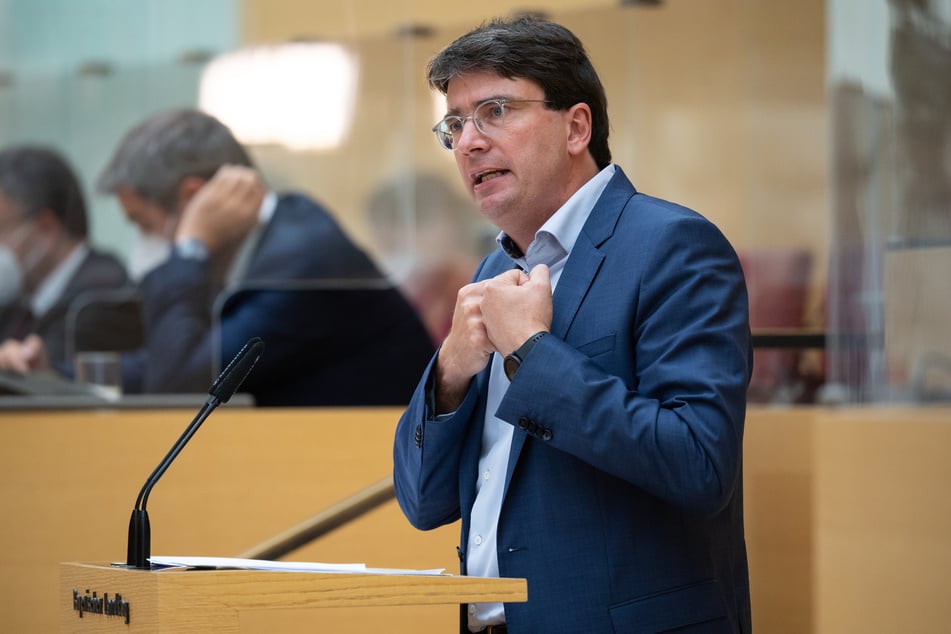 Florian von Brunn (54, SPD) nimmt bei seiner Kritik die Staatsregierung bestehend aus CSU und Freien Wählern ins Visier.