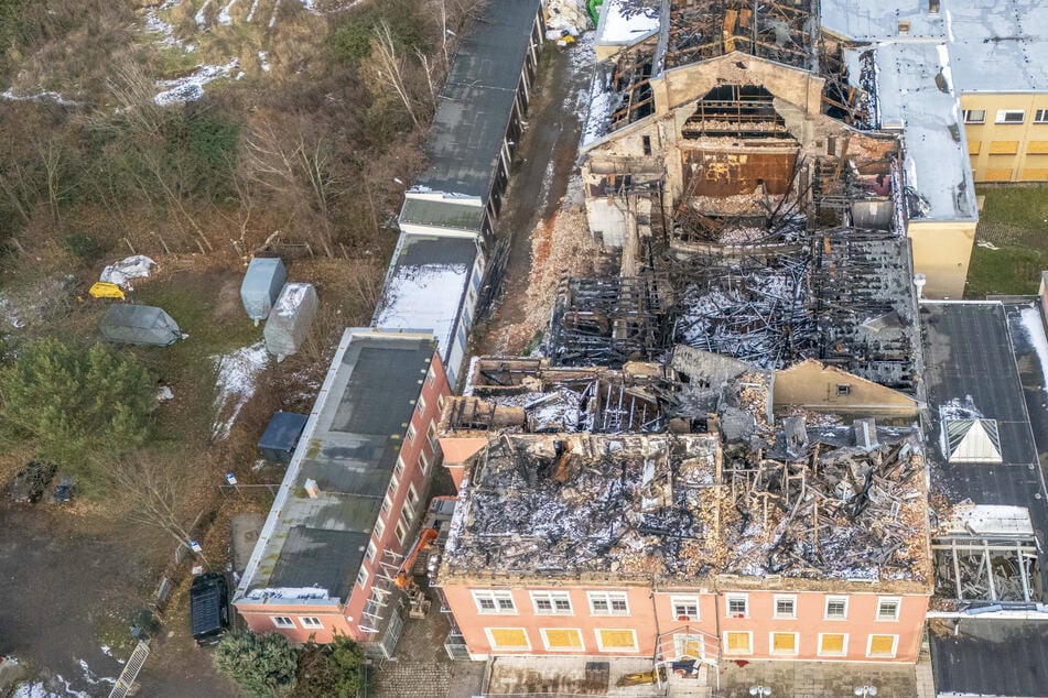 Dresden: Alte Staatsoperette abgebrannt: Zwölf Wochen, dann ist diese Ruine verschwunden