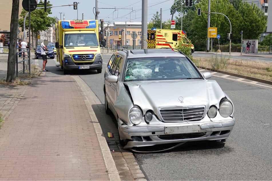 An der Kreuzung Löbtauer Straße/Berliner Straße sind zwei Autos zusammengestoßen.