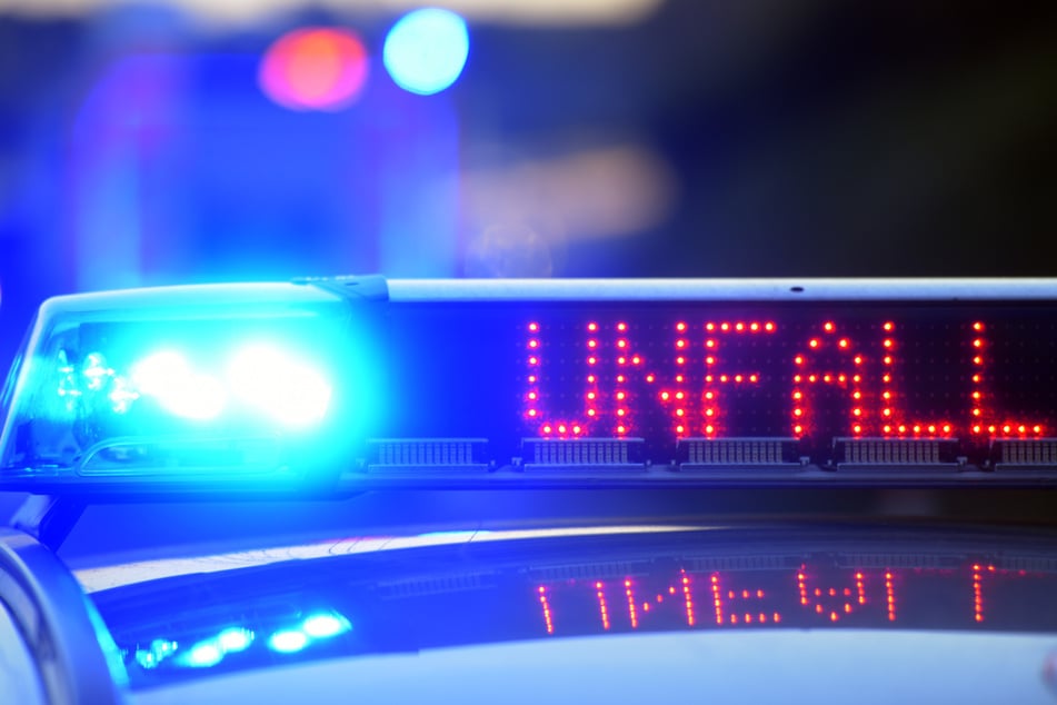 Am Montagabend kam es auf der A71 wegen eines Falschfahrers zu einem Unfall. (Symbolbild)