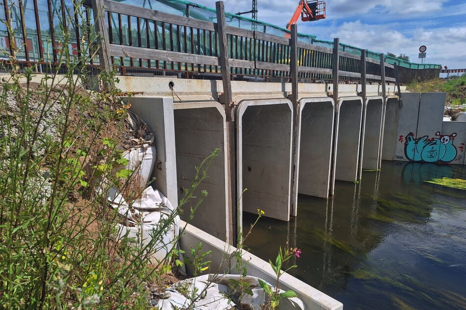 Die Behelfsbrücke soll in den nächsten Wochen abgebaut werden.