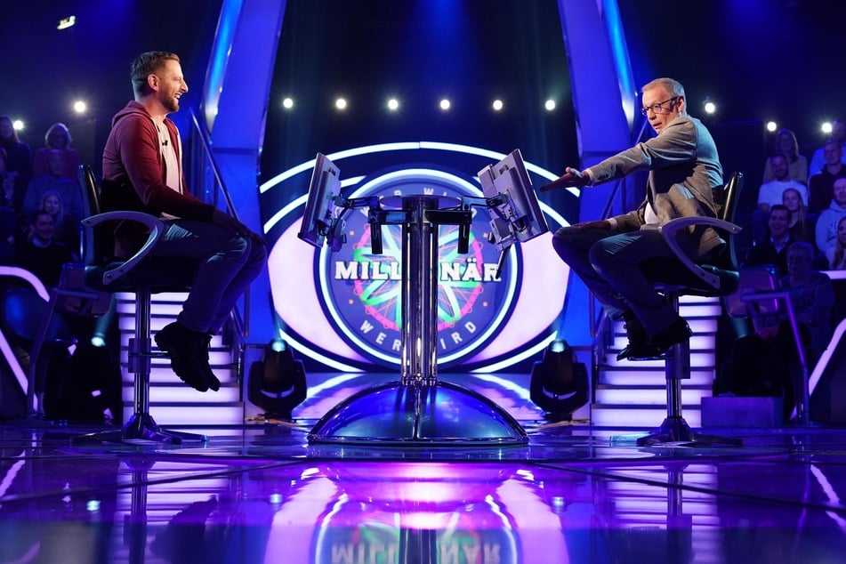 RTL-Moderator Günther Jauch (69, r.) hat bei "Wer wird Millionär?" derzeit häufiger mit Pannen zu kämpfen.