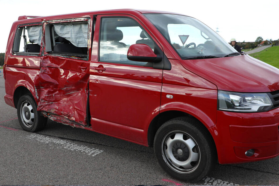 Gegen den Fahrer eines VW-Busses wurde nun Anklage wegen des Verdachts der fahrlässigen Tötung erhoben.