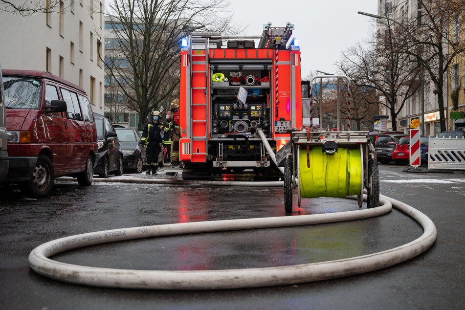 Hamburg: Tödlicher Wohnungsbrand: Für einen Mann kam jede Hilfe zu spät