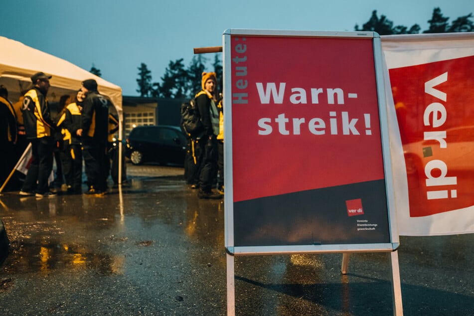 Warnstreik: In 33 Städten wollen DHL und Post ihren Arbeitgebern klarmachen, wie der Laden ohne sie laufen würde.