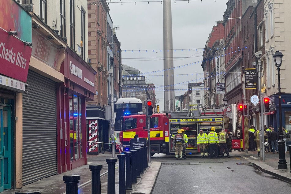 Zahlreiche Rettungskräfte sind im Einsatz, nachdem es im Stadtzentrum von Dublin zu einem schweren Unfall gekommen ist.