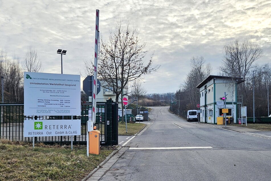 Auf dem Gelände eines Abfallunternehmens in Freital wurde am 7.Februar 2025 die Leiche es Neugeborenen entdeckt. (Archivbild)