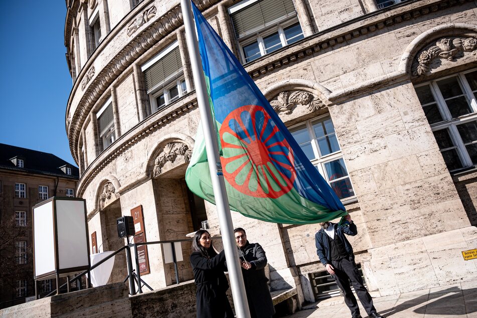 In vielen Städten werden am 8. April Roma-Flaggen gehisst.