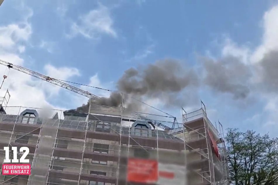 Feuer auf dem ehemaligen "Golden Tulip"-Hotel in Bielefeld.