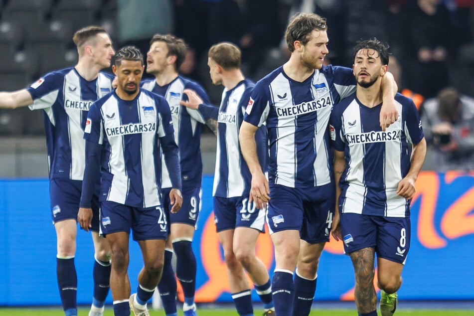 Kevin Sessa (25, r.) kam mit viel Vorschusslorbeeren nach Berlin, konnte die Erwartungen bislang aber nicht erfüllen.