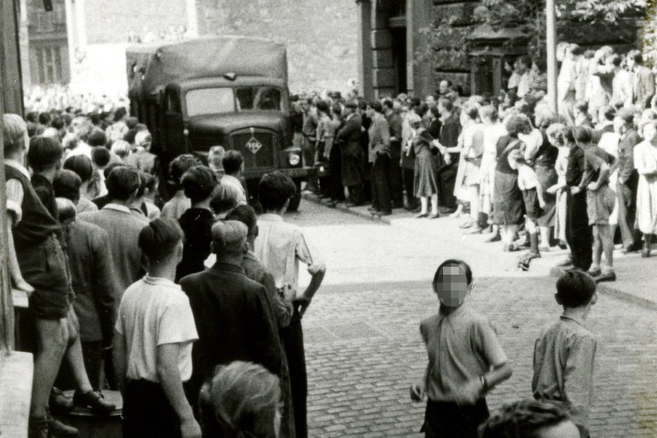 Der Einsatz der noch jungen Kasernierten Volkspolizei, vor allem aber das Eingreifen der "Freunde" aus Moskau beendete die Volkserhebung.