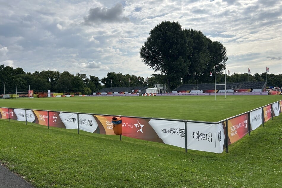 Das Lacrosse-Feld im Ostragehege in Dresden.