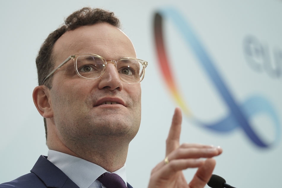 Berlin: Jens Spahn (CDU), Bundesminister für Gesundheit, spricht bei einer Pressekonferenz zum aktuellen Infektionsgeschehen und zur nationalen Teststrategie in der Bekämpfung der Corona- Pandemie.
