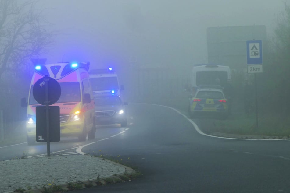 Im morgendlichen Nebel hat die Bundesanwaltschaft mehrere mutmaßliche Mitglieder der "Sächsischen Separatisten" festgenommen.