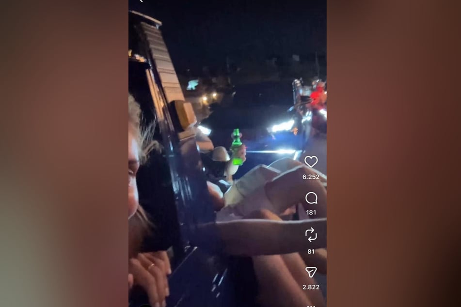 Debido al uso comercial de su coche de la marca Bums, la británica se enfrenta a una posible expulsión del país.