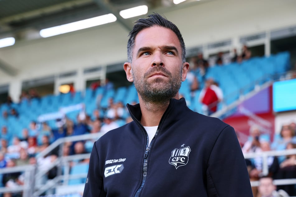 CFC-Coach Trainer Benjamin Duda (38) lobt Neuzugang Maximilian Fesser.