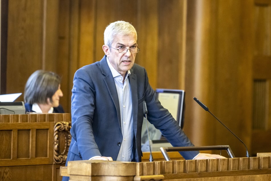 Grünen Fraktions-Chef Volkmar Zschocke (56) hält das Agieren der Stadt bislang für unzureichend.