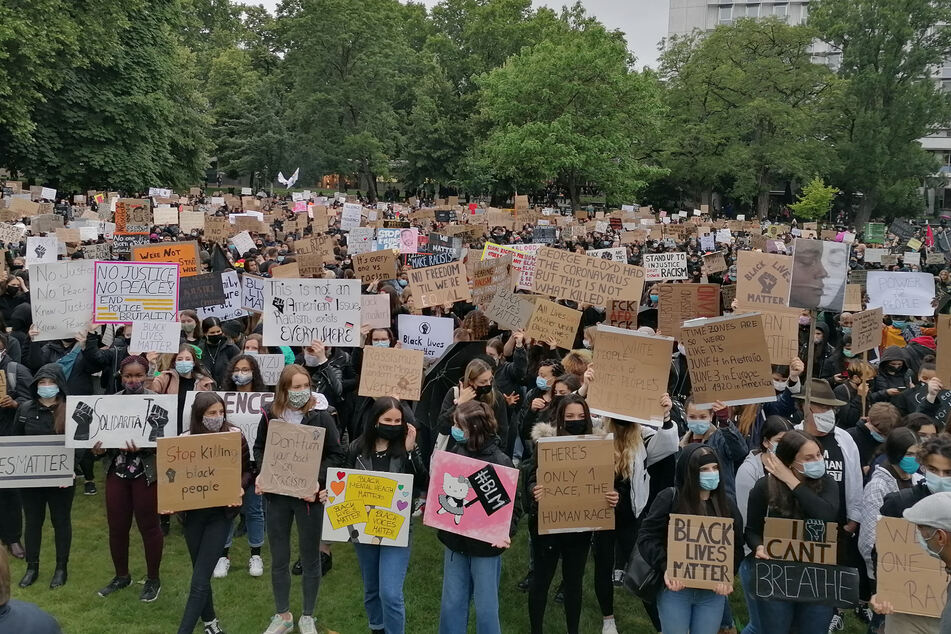 Ein Blick auf die Demo im Stuttgarter Schlossgarten.