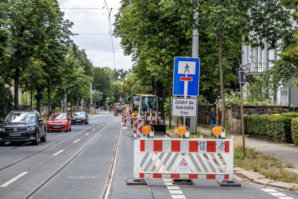 Seit April 2023 wird der Fahrbahnabschnitt zwischen Prießnitzstraße und Stolpener Straße saniert.