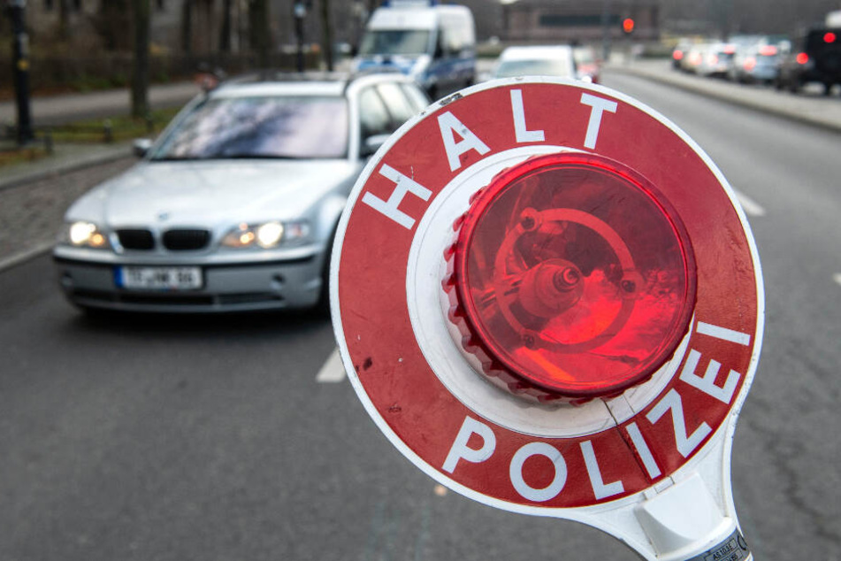 Zwei Mal innerhalb weniger Tage fuhr der Mann betrunken Auto. (Symbolbild)