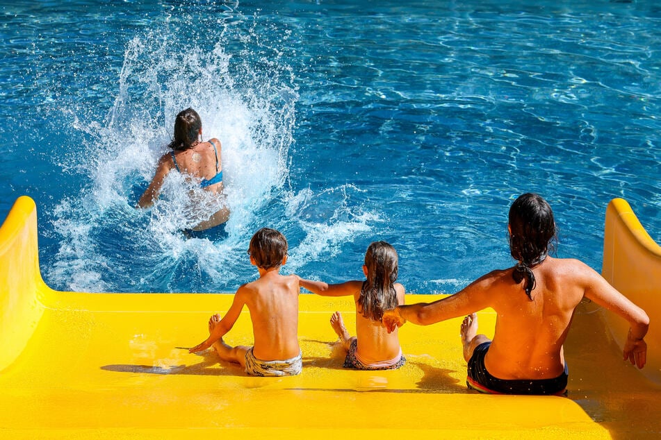 In Thüringens Freibädern können sich die Menschen bald wieder abkühlen. (Symbolfoto)