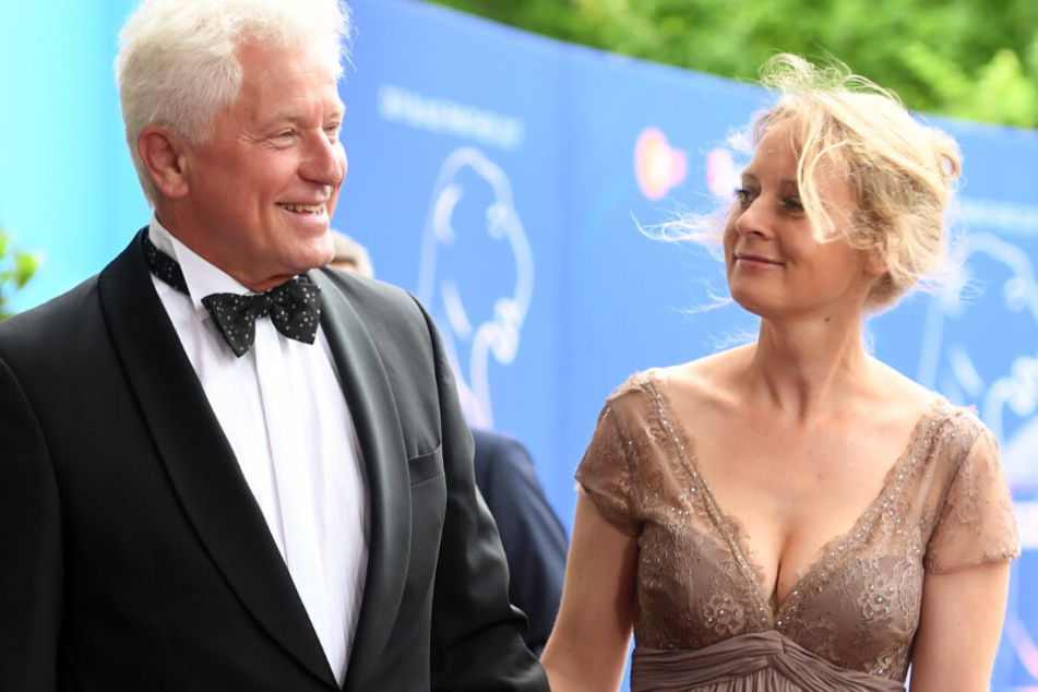 Der Schauspieler Miroslav Nemec und seine Frau Katrin Jäger kommen zur Verleihung des Bayerischen Fernsehpreises im Jahr 2017.