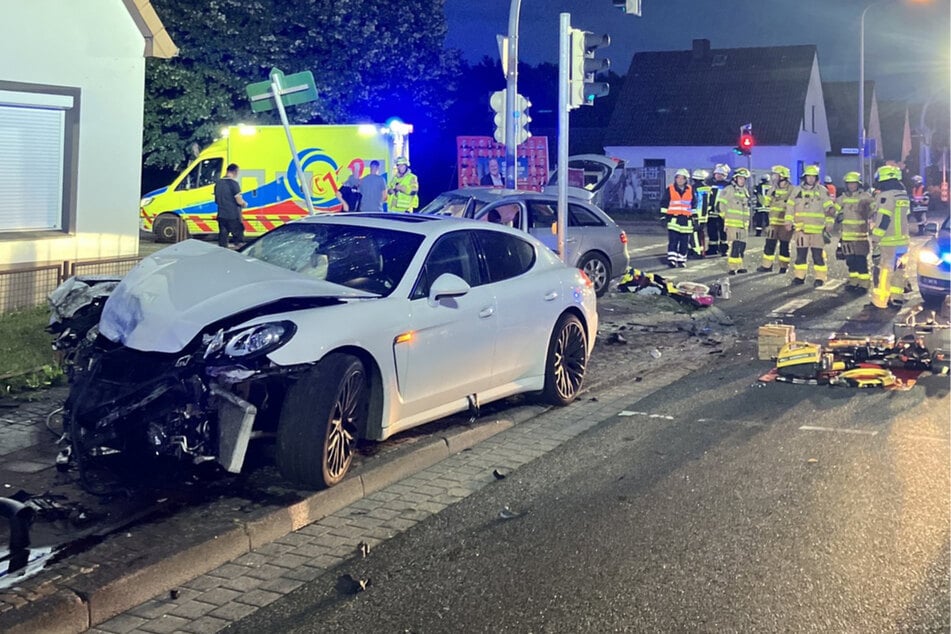 Am Mittwochabend starb eine Frau bei einem schweren Unfall in Cuxhaven.