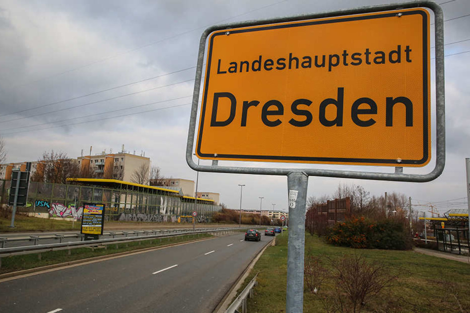 Statt in Gompitz fängt Dresden jetzt erst in Gorbitz an - stadteinwärts kurz vor der ersten Ampelkreuzung.