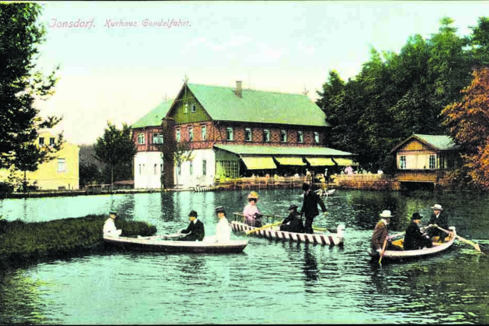 Früher wie heute: Bei einem Besuch im Luftkurort Jonsdorf gehört ein
Spaziergang im historischen Kurpark zum Pflichtprogramm.